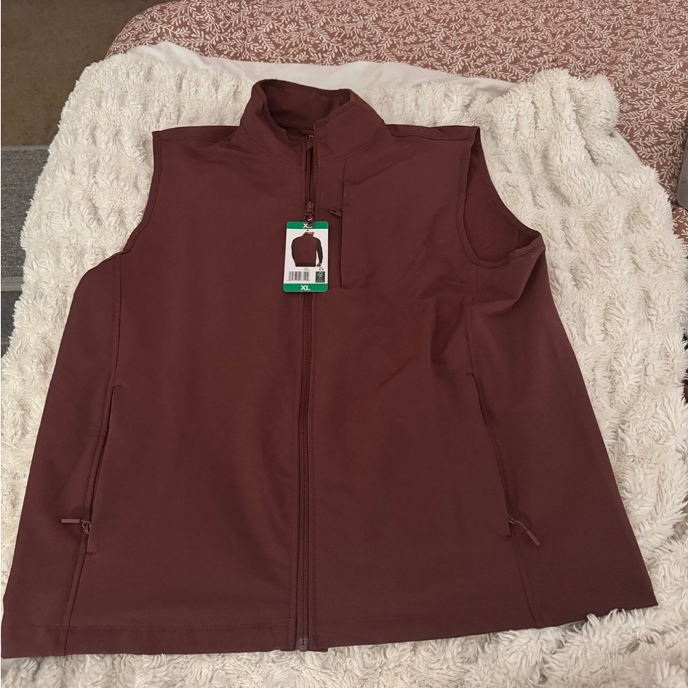 32 Degrees Men's Vest in Burgundy